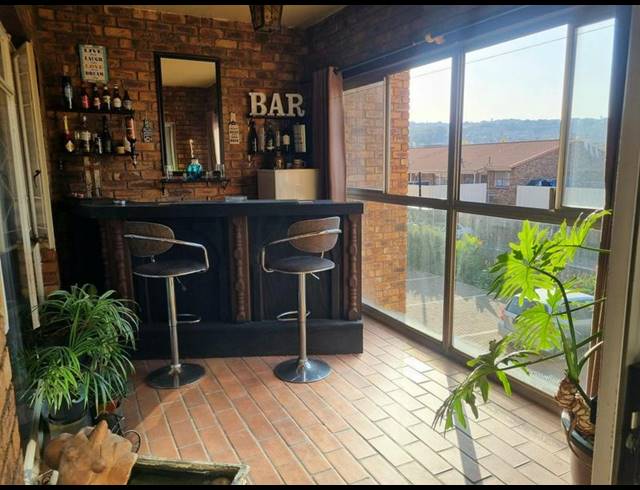 2 BEDROOM APARTMENT FOR SALE IN NEW REDRUTH